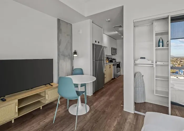 Boulevard Modern Highrise Stu Sky Pool Parking Gym 13 Apartment