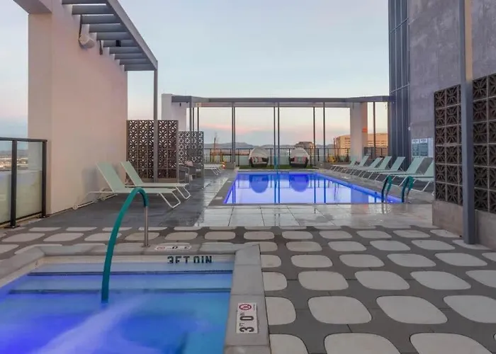 Boulevard Modern Highrise Stu Sky Pool Parking Gym 13 Apartment Phoenix