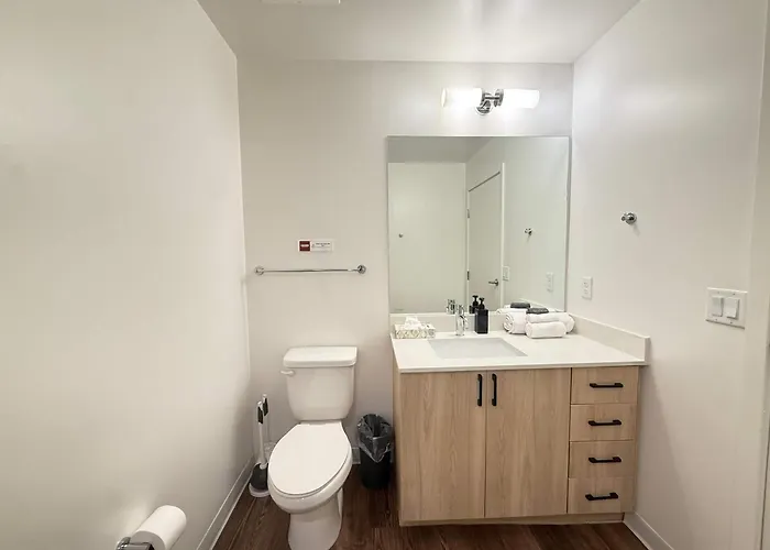 Apartment Boulevard Modern Highrise Stu Sky Pool Parking Gym 13